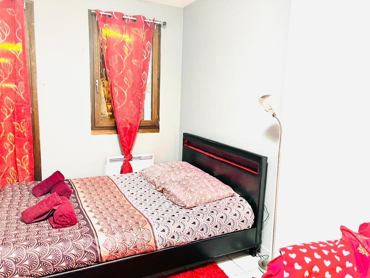 Le Red Escape A 15Min Du Centre Avec Parking Prive Gratuit Apartment Annecy Ngoại thất bức ảnh