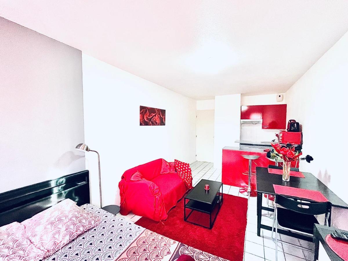 Le Red Escape A 15Min Du Centre Avec Parking Prive Gratuit Apartment Annecy Ngoại thất bức ảnh