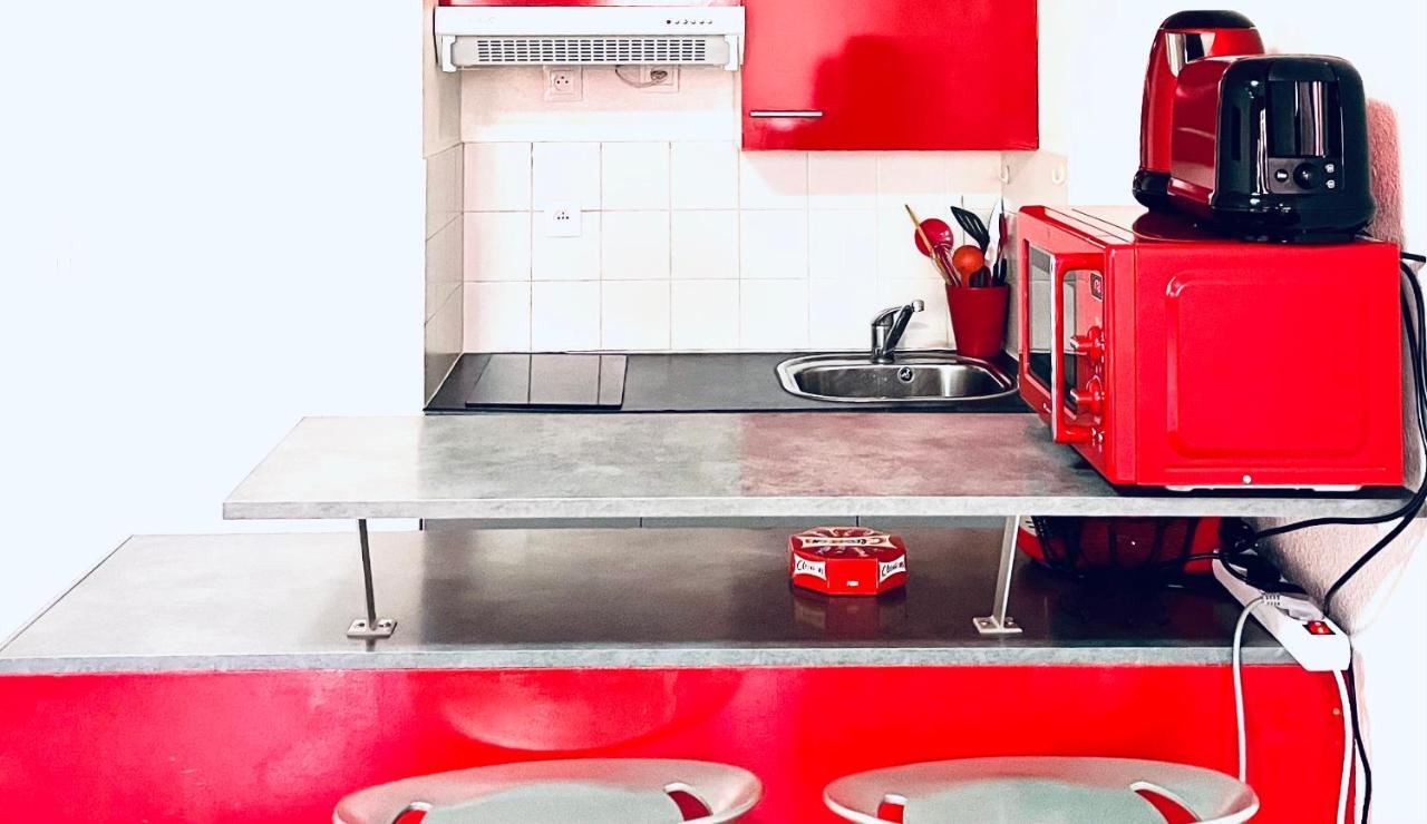Le Red Escape A 15Min Du Centre Avec Parking Prive Gratuit Apartment Annecy Ngoại thất bức ảnh